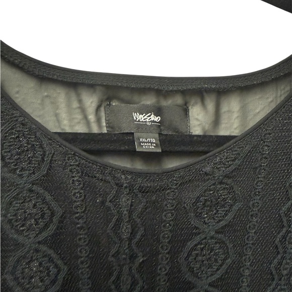 Black Lace Sleeveless Top - Picture 5 of 6